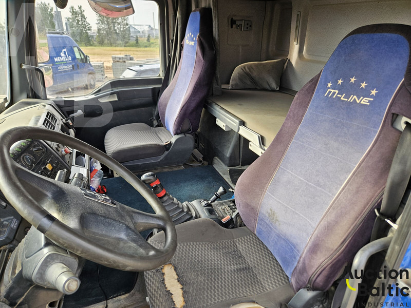 Camión volquete MAN 35.480: foto 10