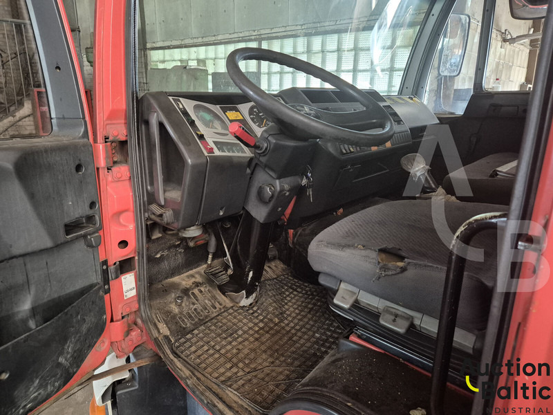 MAN 8.163 - Camión con plataforma elevadora: foto 5 MAN 8.163 - Camión con plataforma elevadora: foto 5