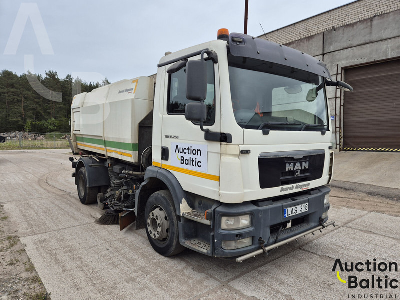 MAN TGM15.250 4X2 BL - Barredora vial: foto 2 MAN TGM15.250 4X2 BL - Barredora vial: foto 2
