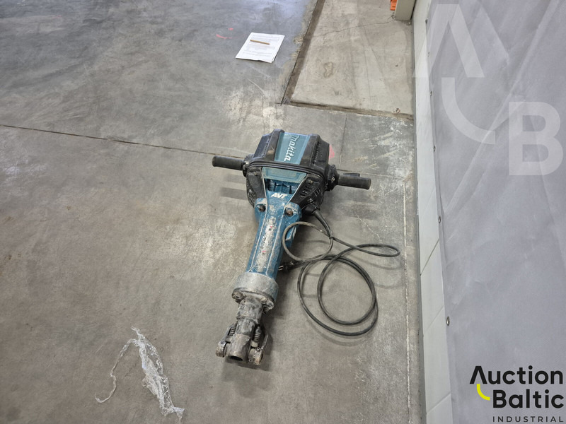 Makita HM1812 - Maquinaria de construcción: foto 4 Makita HM1812 - Maquinaria de construcción: foto 4