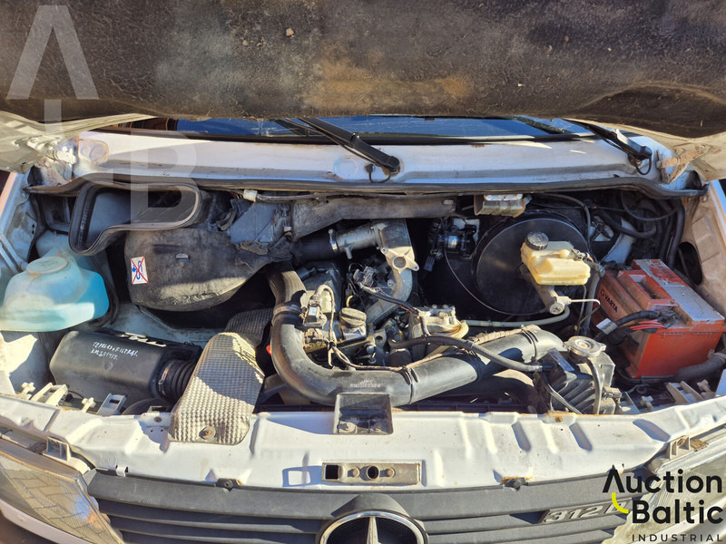 Furgón Mercedes-Benz 300-serie 312 D: foto 10