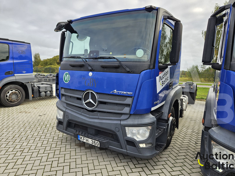Mercedes-Benz Actros 1843 - Camión chasis: foto 2 Mercedes-Benz Actros 1843 - Camión chasis: foto 2