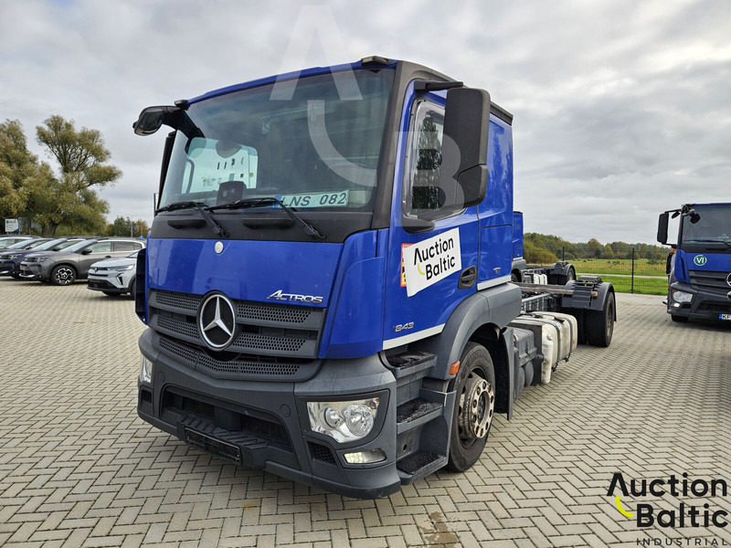 Mercedes-Benz Actros 1843 - Camión chasis: foto 2 Mercedes-Benz Actros 1843 - Camión chasis: foto 2