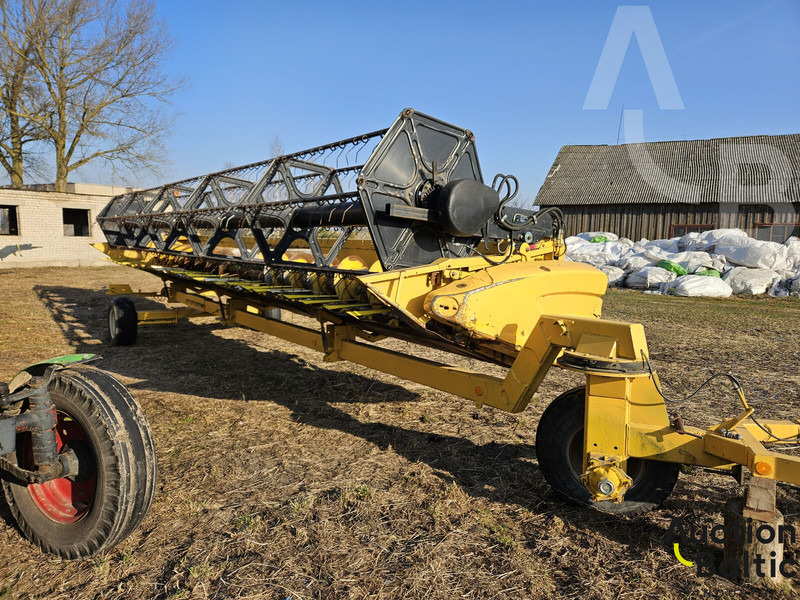 Cosechadora de granos para transporte de alimentos New Holland CR 9080: foto 12