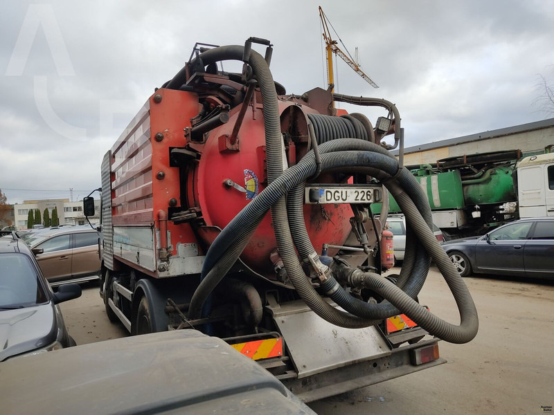Renault Premium 250.18 - Limpieza de alcantarillado: foto 4 Renault Premium 250.18 - Limpieza de alcantarillado: foto 4