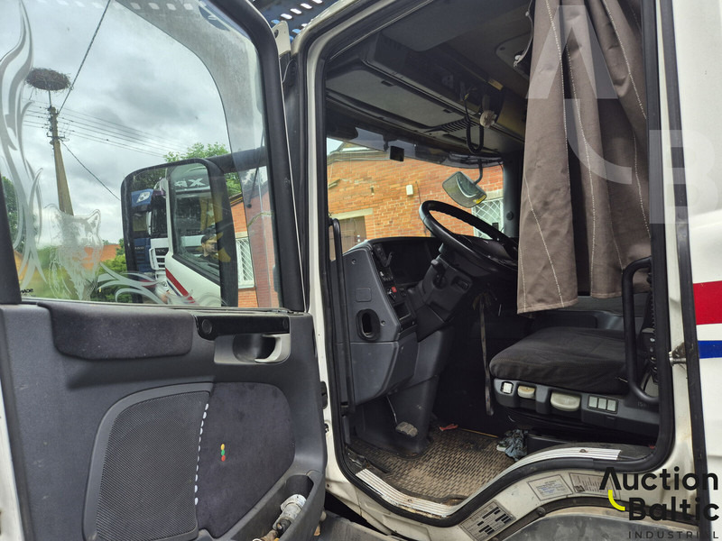 Scania P 380 - Camión portavehículos: foto 5 Scania P 380 - Camión portavehículos: foto 5