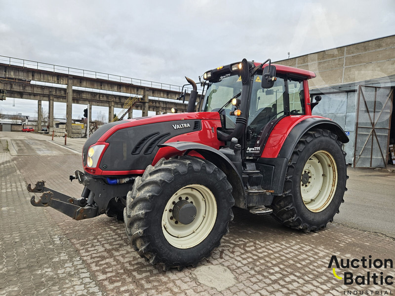 Valtra T213V - Tractor: foto 2 Valtra T213V - Tractor: foto 2