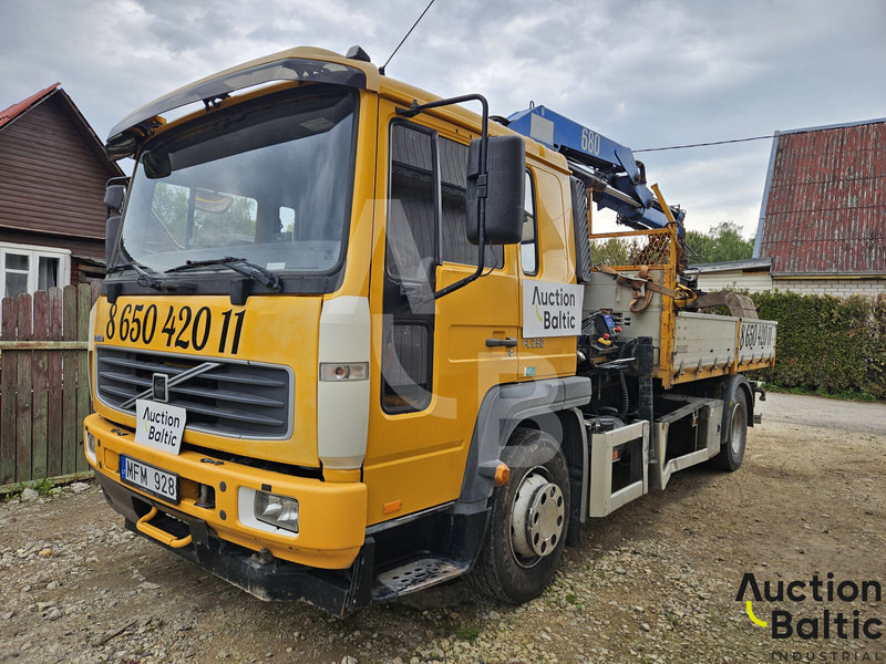 Volvo FL6 250 - Camión caja abierta, Camión grúa: foto 1 Volvo FL6 250 - Camión caja abierta, Camión grúa: foto 1