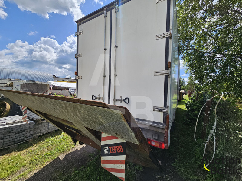 Volvo FL615 - Camión caja cerrada: foto 4 Volvo FL615 - Camión caja cerrada: foto 4