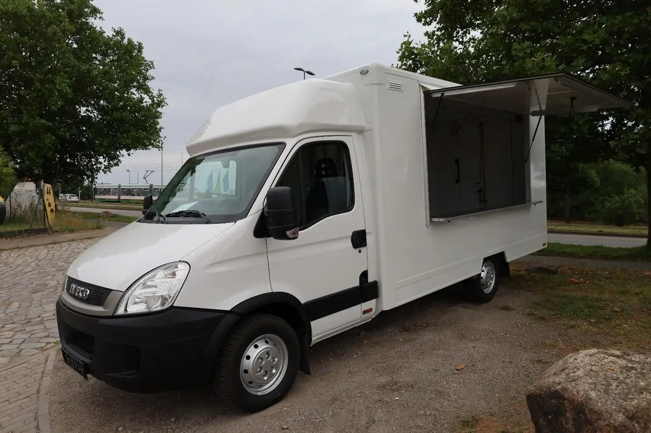 Iveco C30C/ FOODTRUCK/ Daily - Camión tienda: foto 4 Iveco C30C/ FOODTRUCK/ Daily - Camión tienda: foto 4