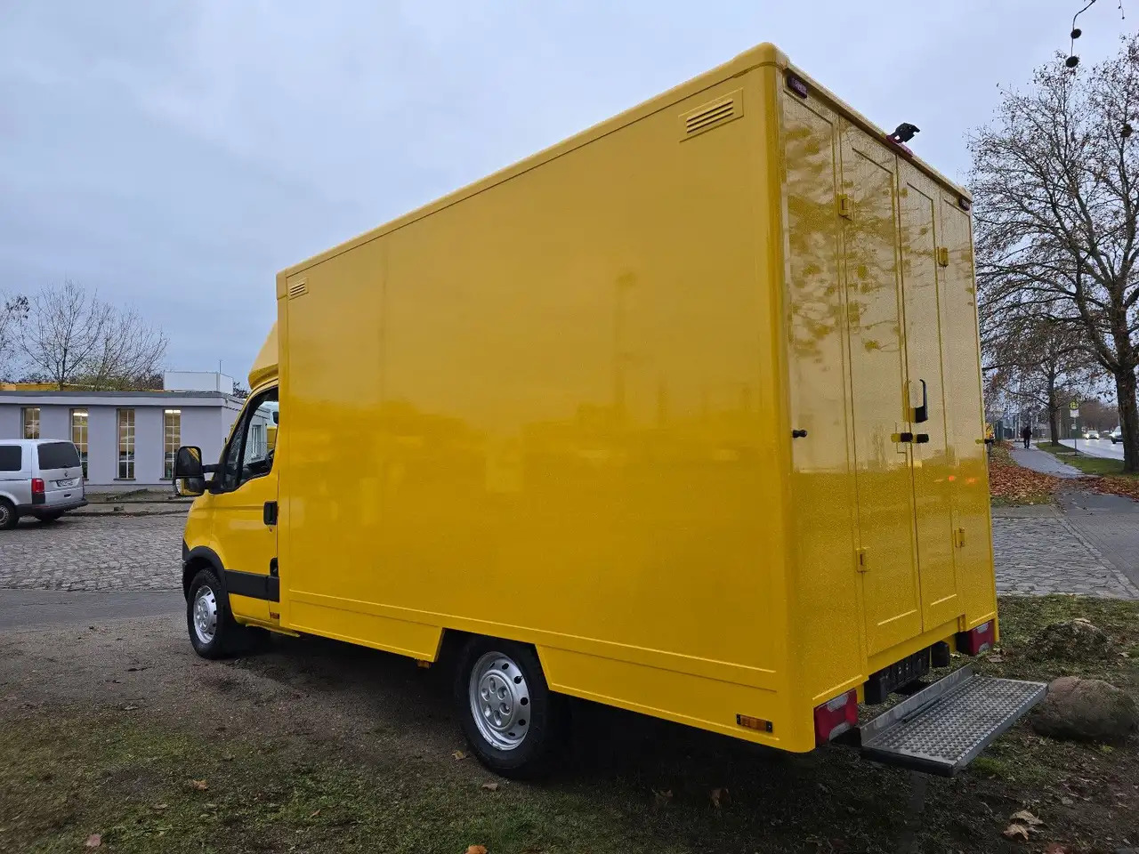Iveco Daily/ Regalsystem/Luftfeder/KURZ/1. Hand - Furgoneta caja cerrada: foto 5 Iveco Daily/ Regalsystem/Luftfeder/KURZ/1. Hand - Furgoneta caja cerrada: foto 5