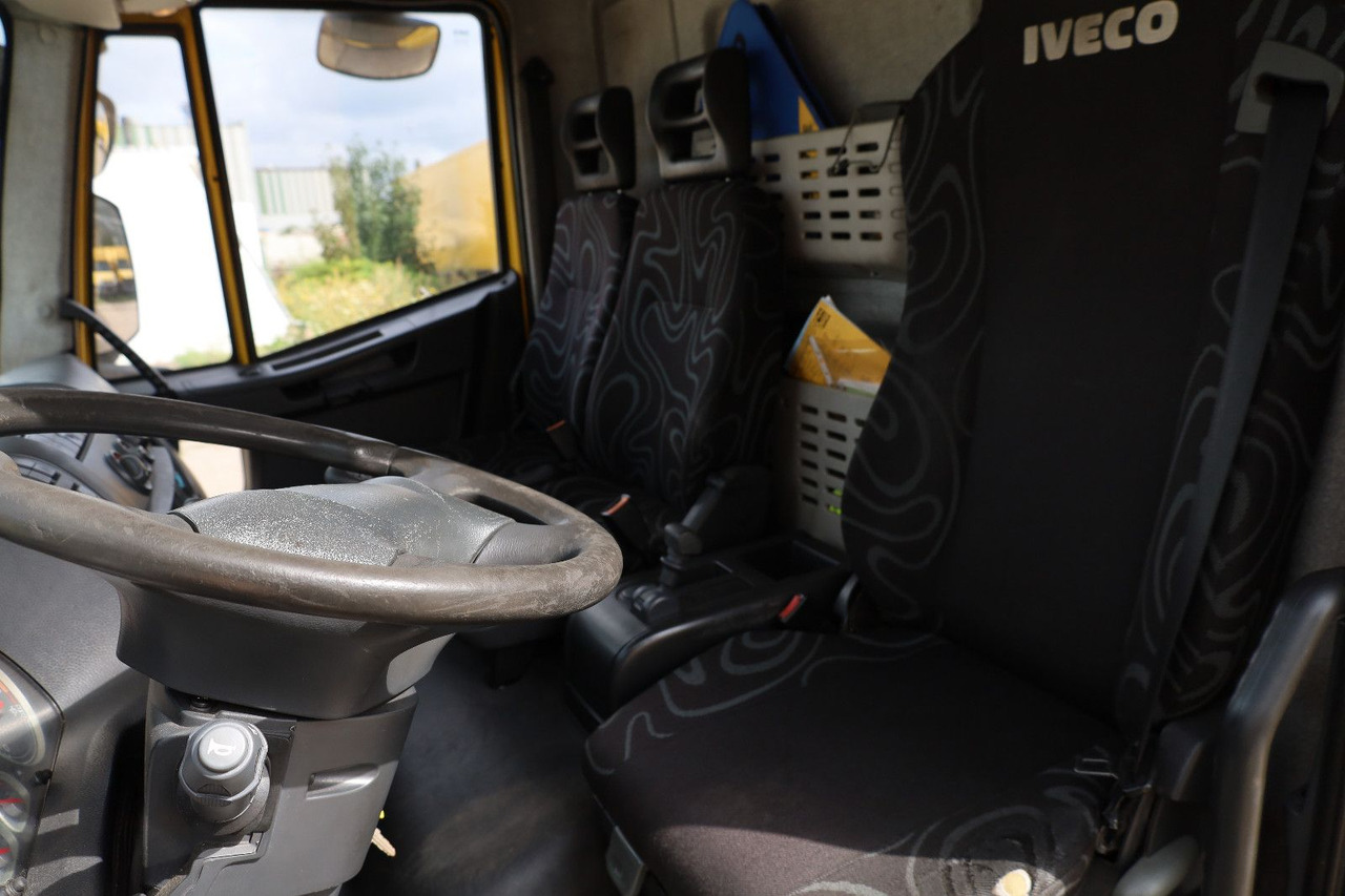 Camión caja cerrada Iveco M122/Scheckheft/1. Hand/AHK: foto 9