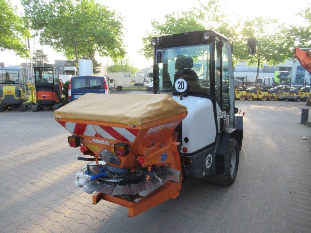 GiANT V452T X-Tra HD Kehrmaschine/Streuer - Cargadora de ruedas: foto 3 GiANT V452T X-Tra HD Kehrmaschine/Streuer - Cargadora de ruedas: foto 3
