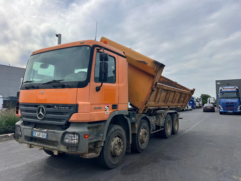 Mercedes-Benz Actros 3336 8x4 TIPPER**3 Pedals**Actros 3336** - Camión volquete: foto 2 Mercedes-Benz Actros 3336 8x4 TIPPER**3 Pedals**Actros 3336** - Camión volquete: foto 2