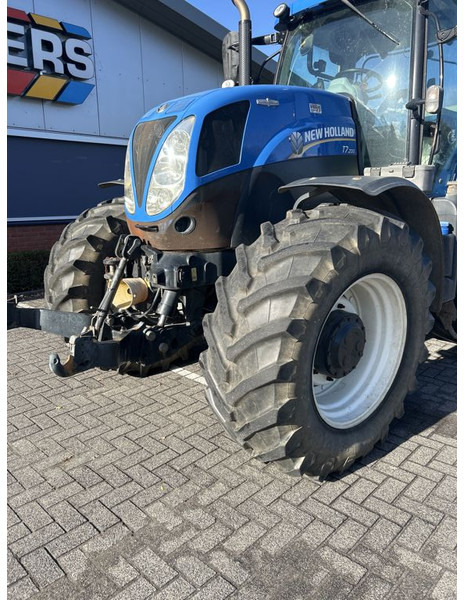 New Holland New Holland T7.200 Autocommand - Tractor: foto 2 New Holland New Holland T7.200 Autocommand - Tractor: foto 2