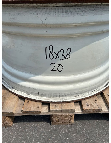 New Holland velg 18 x 38 - Llanta: foto 1 New Holland velg 18 x 38 - Llanta: foto 1