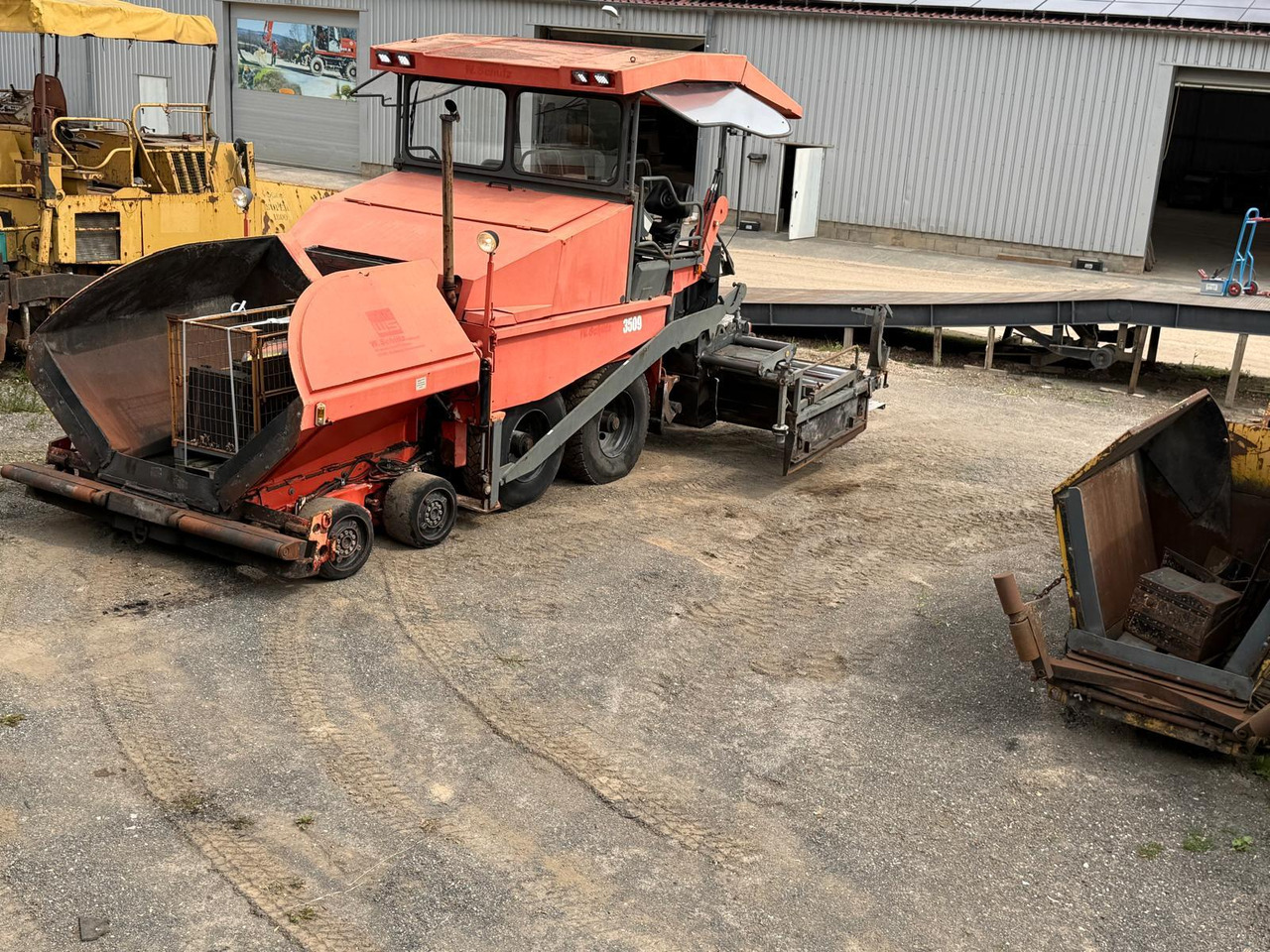 Pavimentadora de asfalto Demag-Dynapac DF135P powerfull 4-axle-paver: foto 34