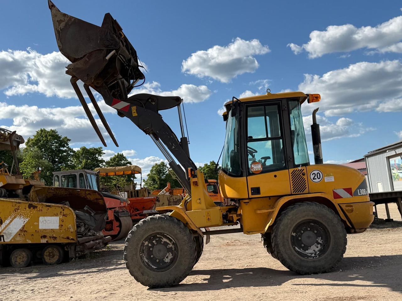 Volvo L 30 B-Z/K incl. 3-1shovel and fork - Cargadora de ruedas: foto 4 Volvo L 30 B-Z/K incl. 3-1shovel and fork - Cargadora de ruedas: foto 4