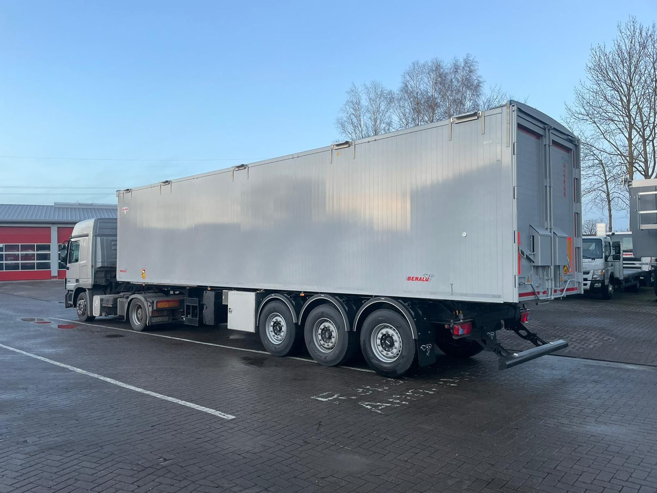 Benalu Optiliner Twin-Liner 68 m³ Kombi fest/flüssig - Semirremolque volquete: foto 3 Benalu Optiliner Twin-Liner 68 m³ Kombi fest/flüssig - Semirremolque volquete: foto 3