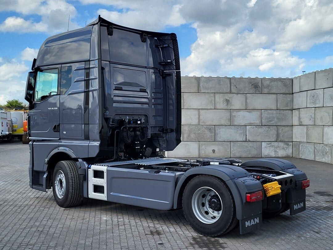 MAN TGX 18.520 GX 4x2 BL SA Euro 6 Sofort Verfügbar - Cabeza tractora: foto 3 MAN TGX 18.520 GX 4x2 BL SA Euro 6 Sofort Verfügbar - Cabeza tractora: foto 3