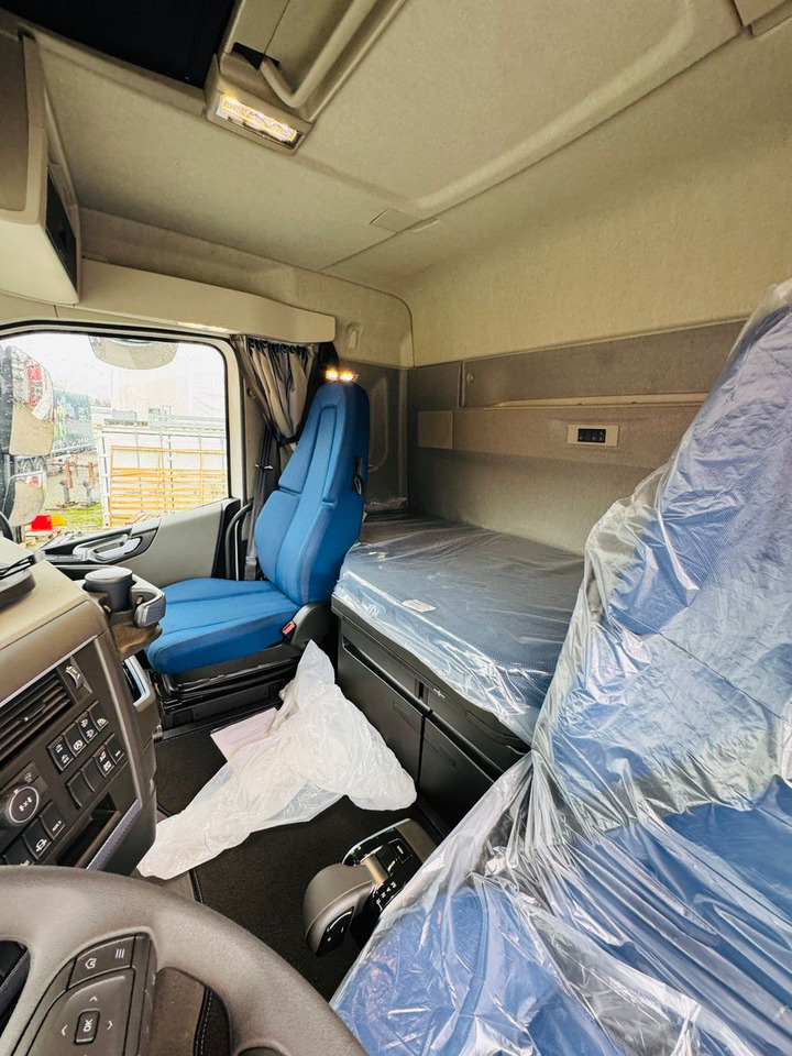 Cabeza tractora Volvo FH 500 8x4 Kran F710 RA2.27 Jib & Winde Sofort: foto 6