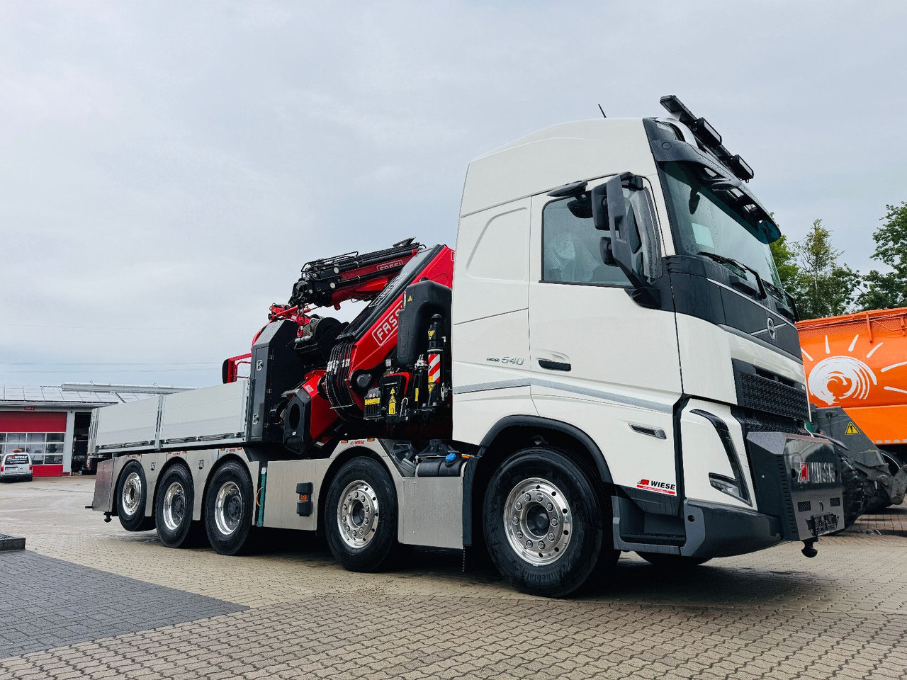 Volvo FH540 10x4 mit F1150 Ladekran, Sattelzugmaschine - Camión, Camión grúa: foto 4 Volvo FH540 10x4 mit F1150 Ladekran, Sattelzugmaschine - Camión, Camión grúa: foto 4