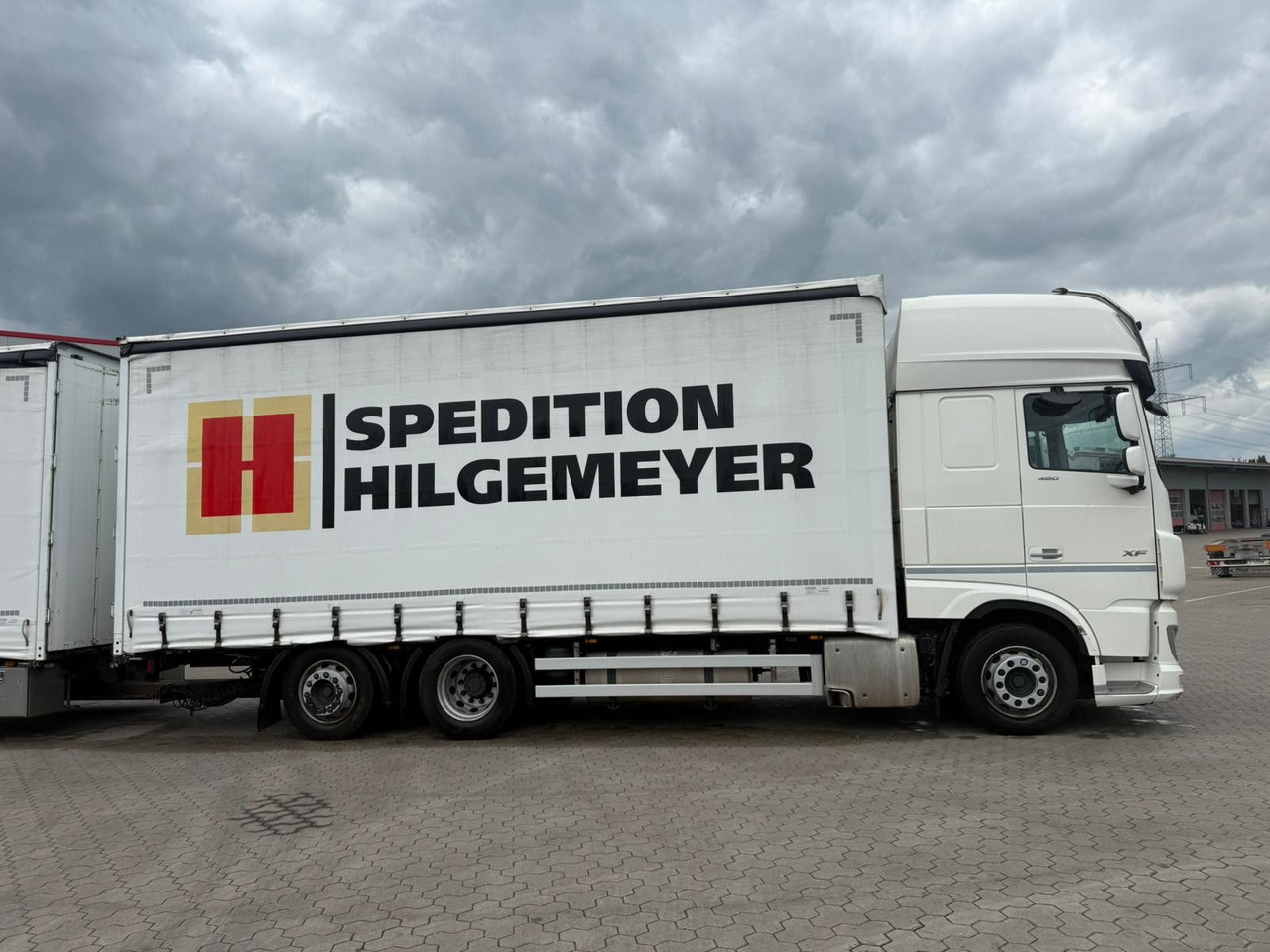 DAF XF 480 FAN LowDeck 6x2 Jumbo Inklusive Anhänger - Camión lona: foto 4 DAF XF 480 FAN LowDeck 6x2 Jumbo Inklusive Anhänger - Camión lona: foto 4