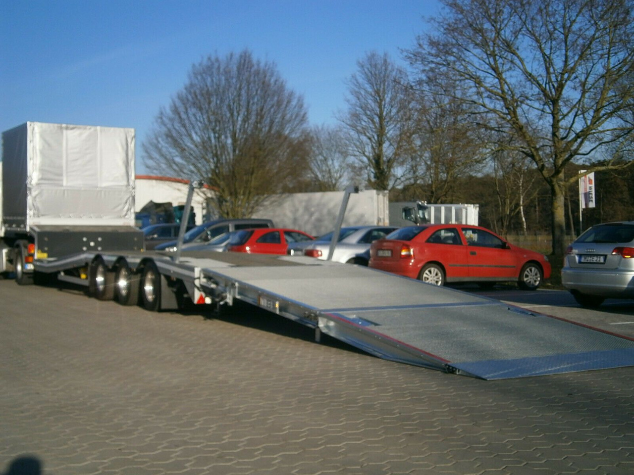 Gabelstaplertransporter Tiefbett Rampen - Semirremolque góndola rebajadas: foto 5 Gabelstaplertransporter Tiefbett Rampen - Semirremolque góndola rebajadas: foto 5