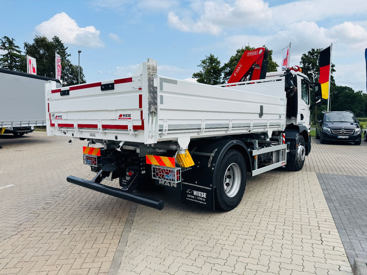MAN 18.320 4x2 mit Fassi Ladekran Sofort Verfügbar - Camión volquete, Camión grúa: foto 3 MAN 18.320 4x2 mit Fassi Ladekran Sofort Verfügbar - Camión volquete, Camión grúa: foto 3