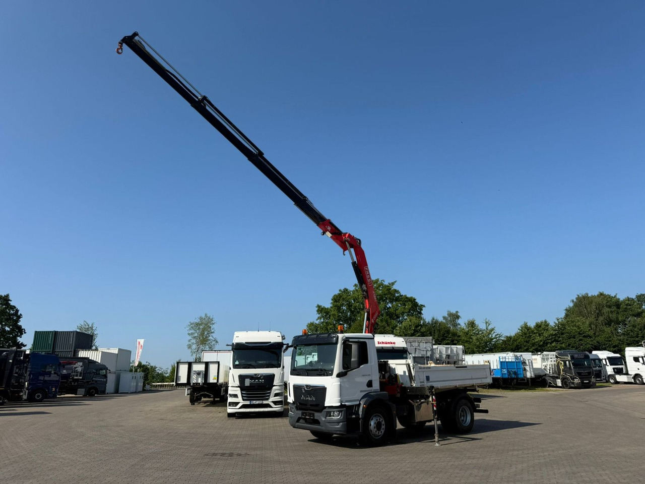 MAN TGM 18.320 4x2 BB mit Kran Fassi F135 Kipper - Camión volquete, Camión grúa: foto 3 MAN TGM 18.320 4x2 BB mit Kran Fassi F135 Kipper - Camión volquete, Camión grúa: foto 3