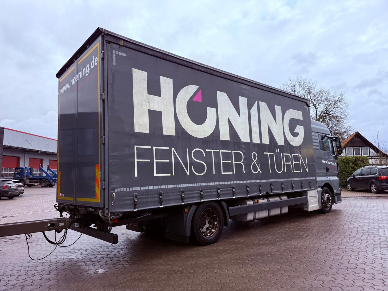 MAN TGX 18.440 LL Volumen LKW mit Staplerhalterung MAN TGX 18.440 LL Volumen LKW mit Staplerhalterung - Camión lona: foto 4 MAN TGX 18.440 LL Volumen LKW mit Staplerhalterung MAN TGX 18.440 LL Volumen LKW mit Staplerhalterung - Camión lona: foto 4