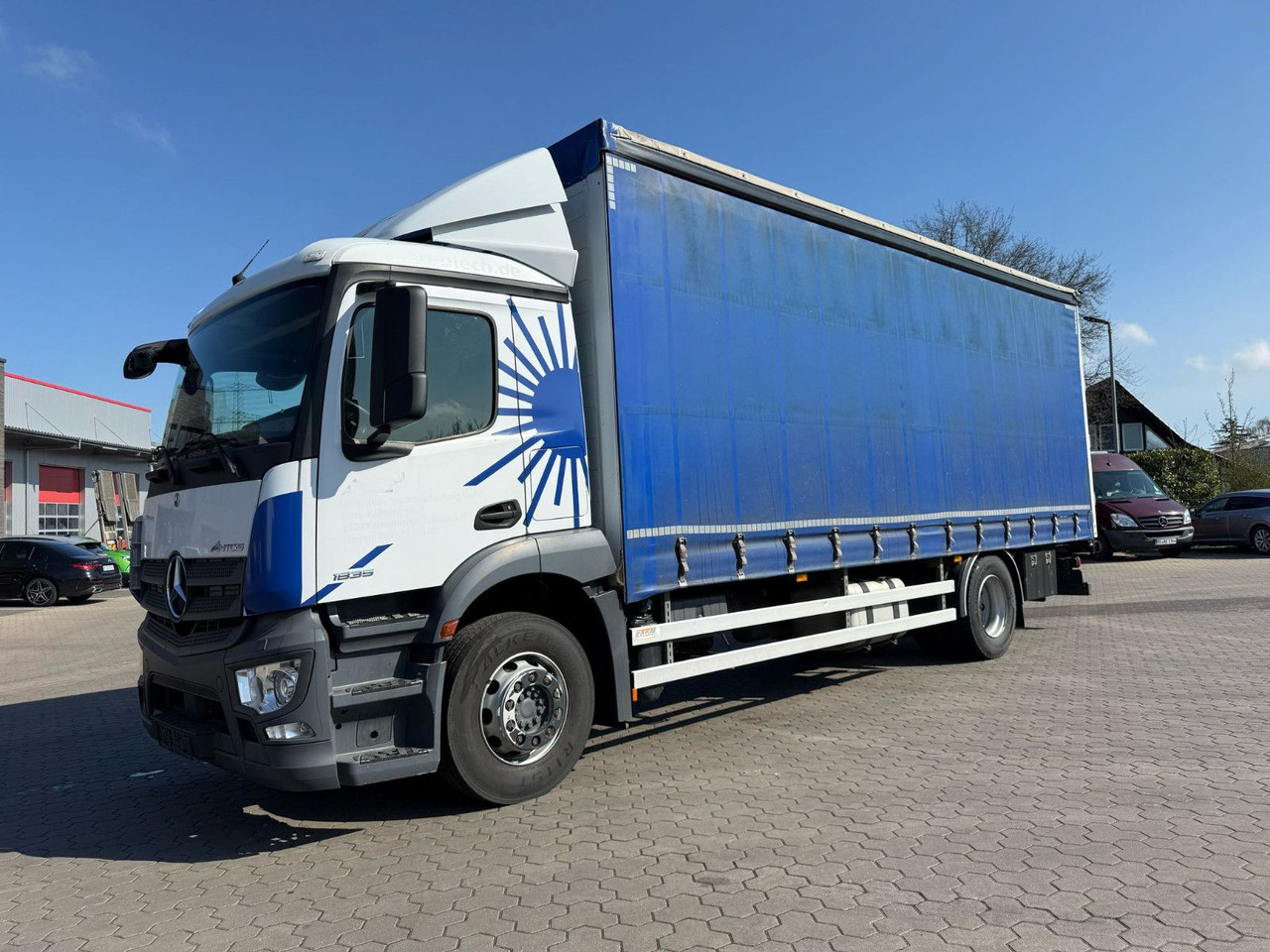 Mercedes-Benz Antos 1835 L - 4x2 Schiebeplane - Camión lona: foto 2 Mercedes-Benz Antos 1835 L - 4x2 Schiebeplane - Camión lona: foto 2