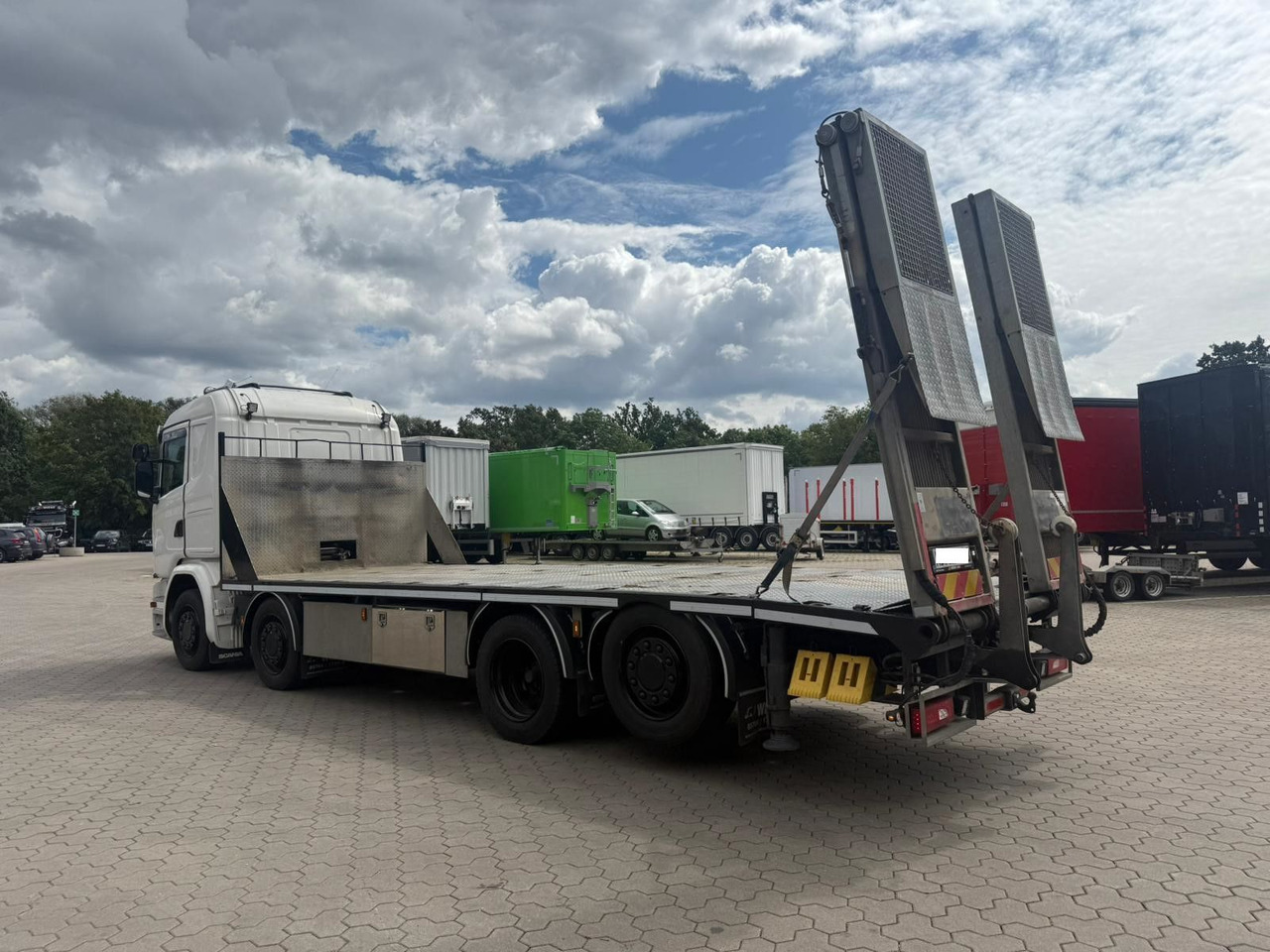 Scania G450 Baumaschinentransporter mit Rampen - Camión caja abierta: foto 3 Scania G450 Baumaschinentransporter mit Rampen - Camión caja abierta: foto 3