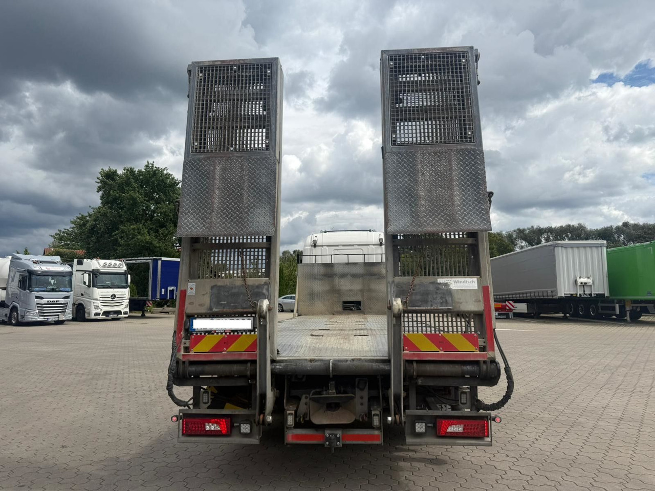 Scania G450 Baumaschinentransporter mit Rampen - Camión portavehículos: foto 5 Scania G450 Baumaschinentransporter mit Rampen - Camión portavehículos: foto 5
