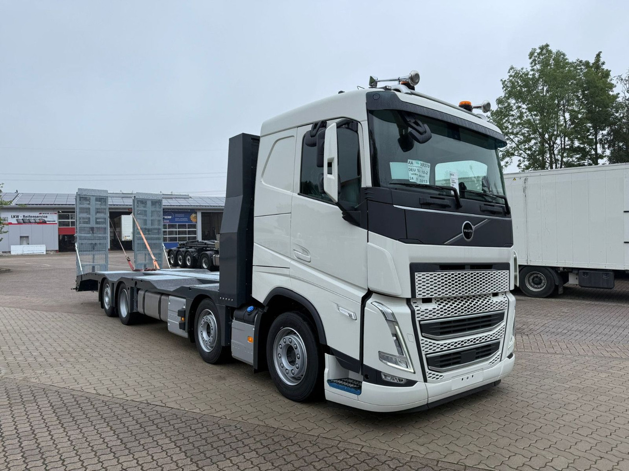 Leasing para  Volvo Arbeitsbühnen Baumaschinentransporter mit Rampen Volvo Arbeitsbühnen Baumaschinentransporter mit Rampen: foto 6