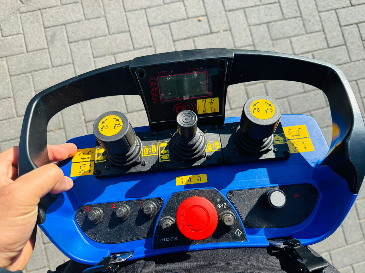 Camión caja abierta, Camión grúa Volvo FH 500 8x2 mit F710RA.2.27 L426 und V20 Winde: foto 9