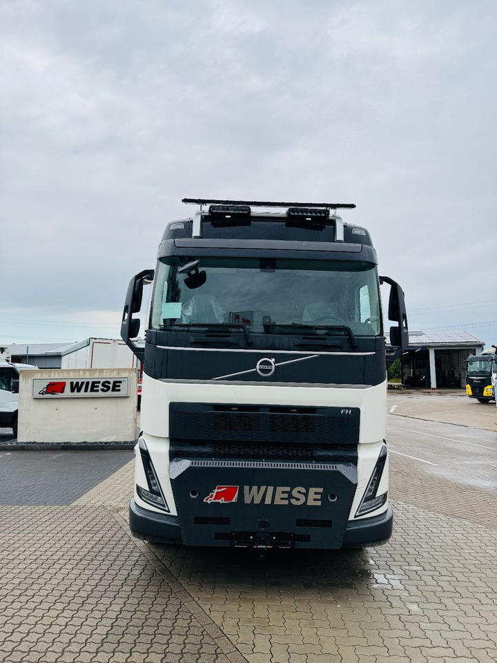 Volvo FH540 10x4 mit F1150 Ladekran, Sattelzugmaschine - Camión grúa: foto 5 Volvo FH540 10x4 mit F1150 Ladekran, Sattelzugmaschine - Camión grúa: foto 5