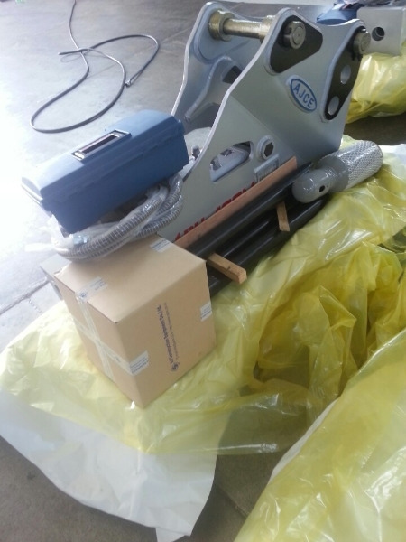 AJCE ABH400M JCB 3cx - Martillo hidráulico para Maquinaria de construcción: foto 3 AJCE ABH400M JCB 3cx - Martillo hidráulico para Maquinaria de construcción: foto 3