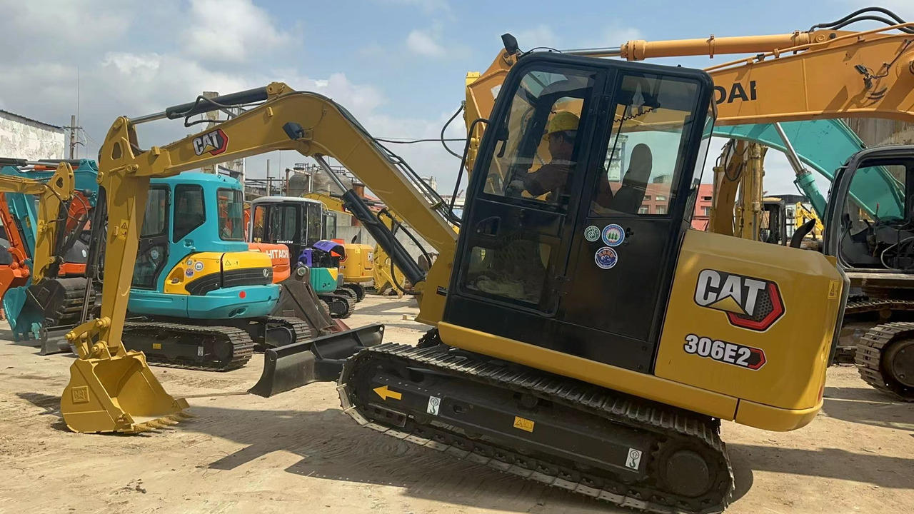 CATERPILLAR 306E2 - Miniexcavadora: foto 2 CATERPILLAR 306E2 - Miniexcavadora: foto 2