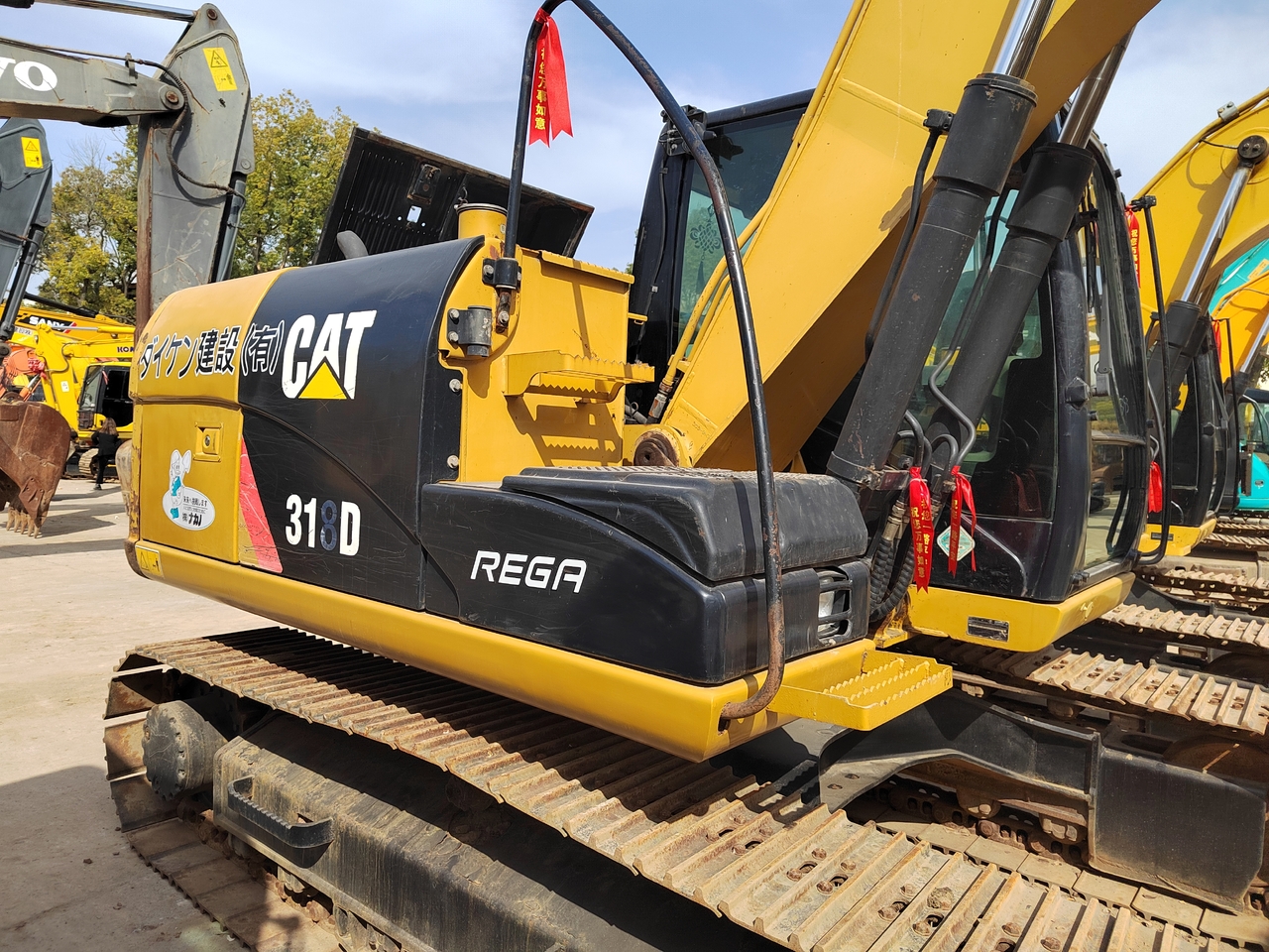 CATERPILLAR 318D - Excavadora de cadenas: foto 1 CATERPILLAR 318D - Excavadora de cadenas: foto 1