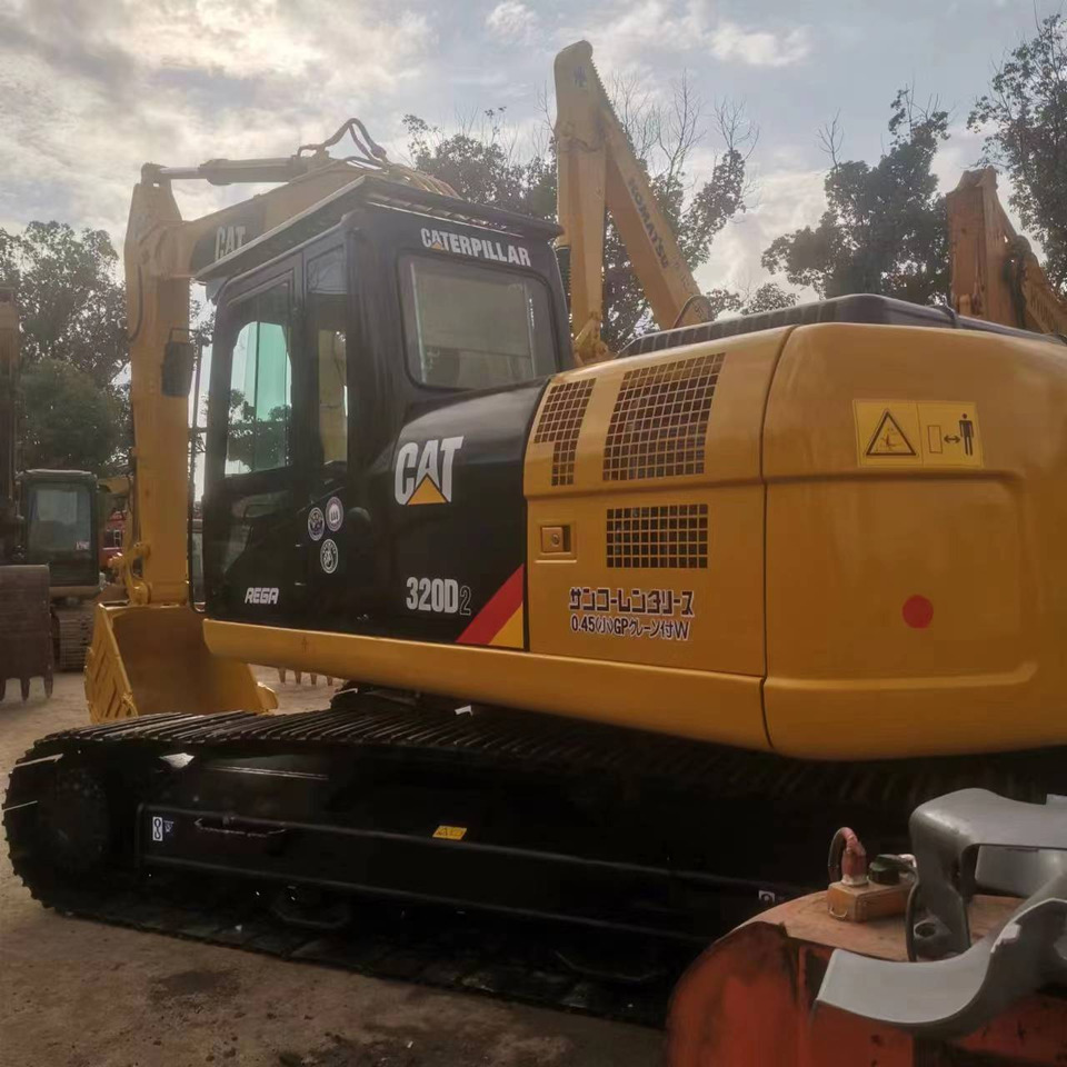 CATERPILLAR 320D2 - Excavadora de cadenas: foto 4 CATERPILLAR 320D2 - Excavadora de cadenas: foto 4