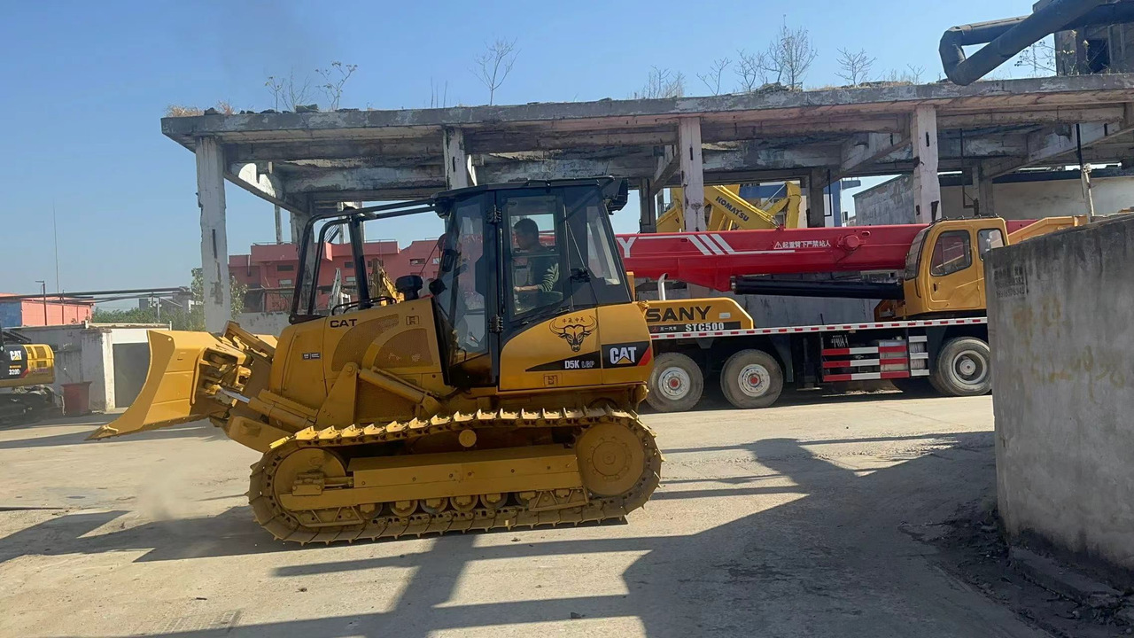 CATERPILLAR CAT-D5K-bulldozer - Bulldozer: foto 2 CATERPILLAR CAT-D5K-bulldozer - Bulldozer: foto 2