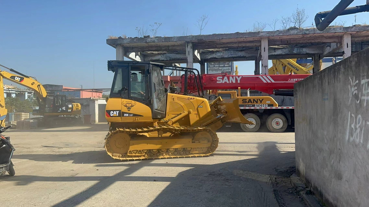 CATERPILLAR D5K - Bulldozer: foto 1 CATERPILLAR D5K - Bulldozer: foto 1