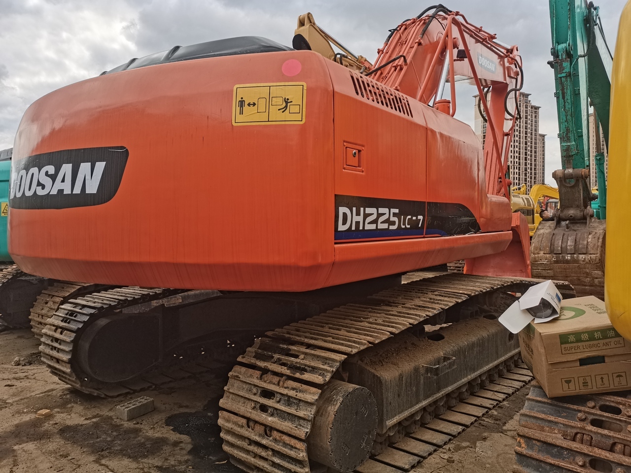 DOOSAN DH225LC-7 - Excavadora de cadenas: foto 1 DOOSAN DH225LC-7 - Excavadora de cadenas: foto 1