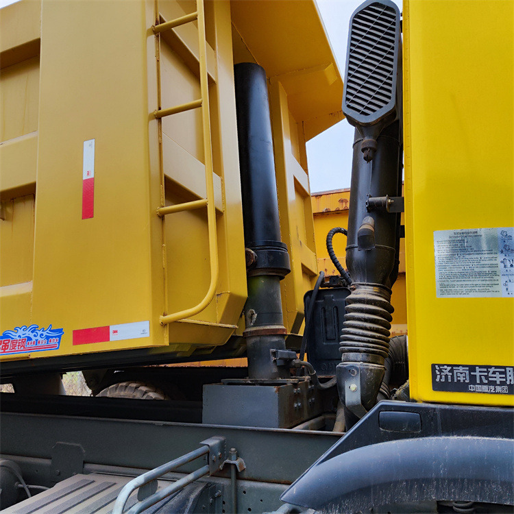 Camión volquete HOWO Tipper 6x4 336hp: foto 8