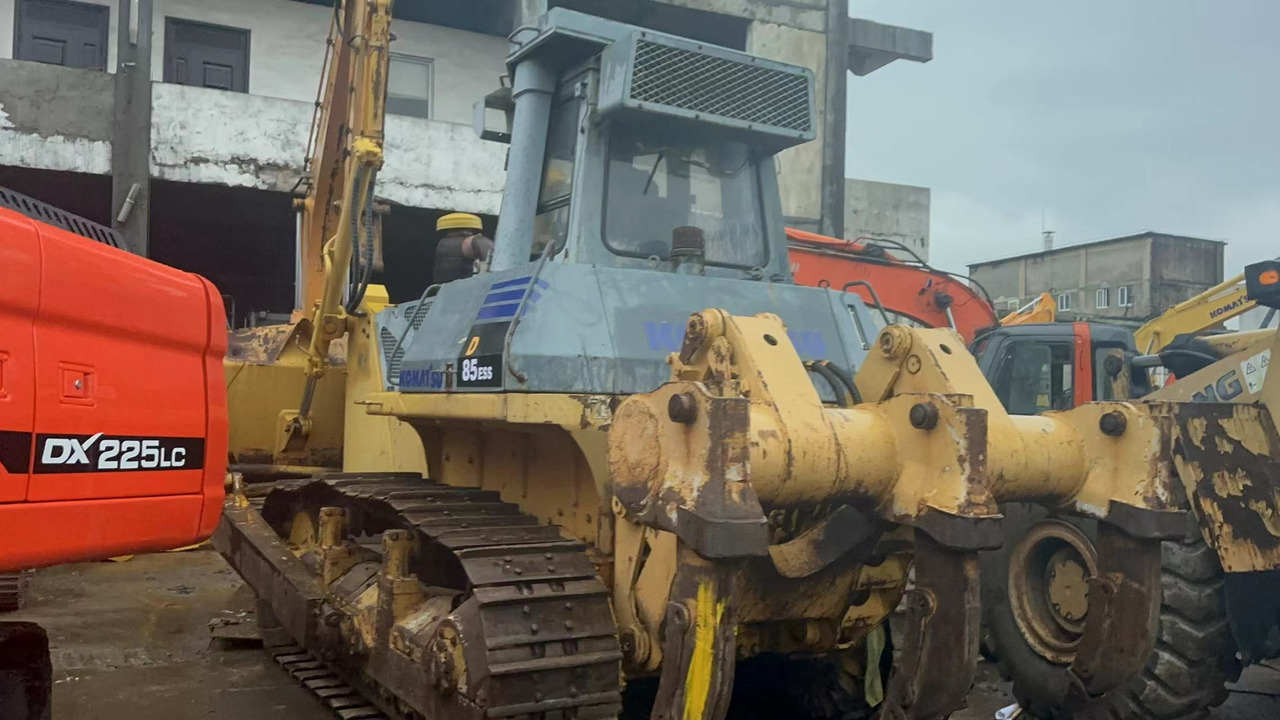 KOMATSU D85 - Bulldozer: foto 1 KOMATSU D85 - Bulldozer: foto 1