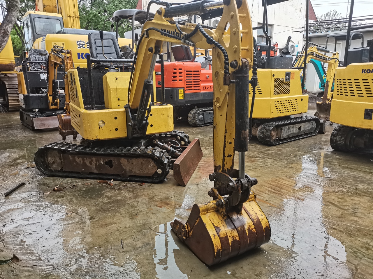 KOMATSU PC15MR - Miniexcavadora: foto 3 KOMATSU PC15MR - Miniexcavadora: foto 3