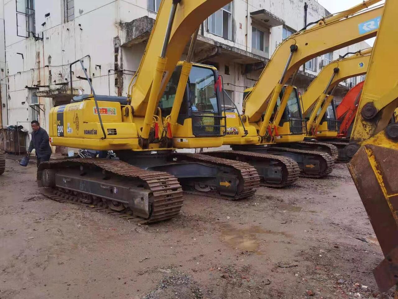 KOMATSU PC200-7 - Excavadora de cadenas: foto 4 KOMATSU PC200-7 - Excavadora de cadenas: foto 4