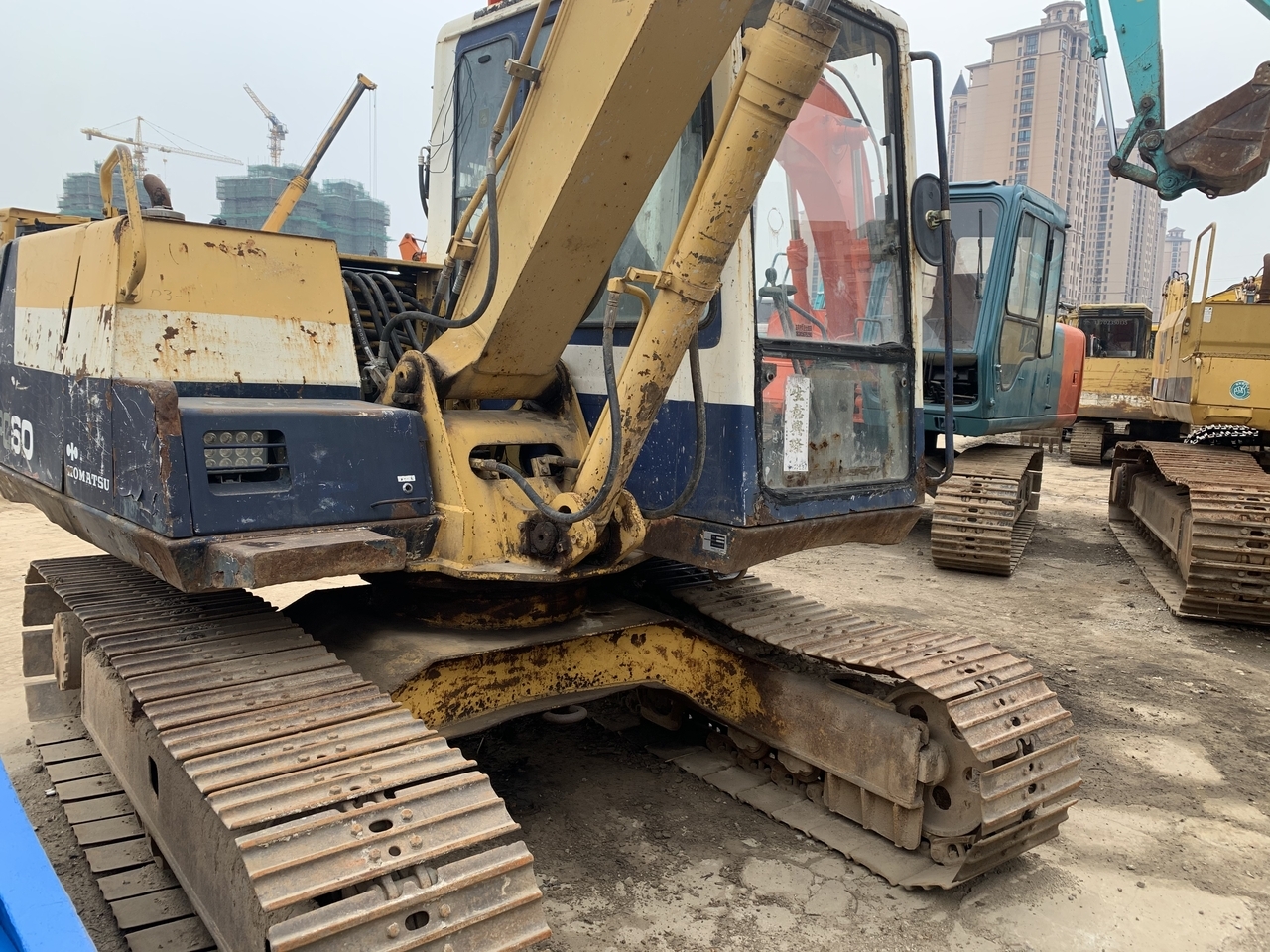 KOMATSU PC60-excavator - Excavadora de cadenas: foto 1 KOMATSU PC60-excavator - Excavadora de cadenas: foto 1