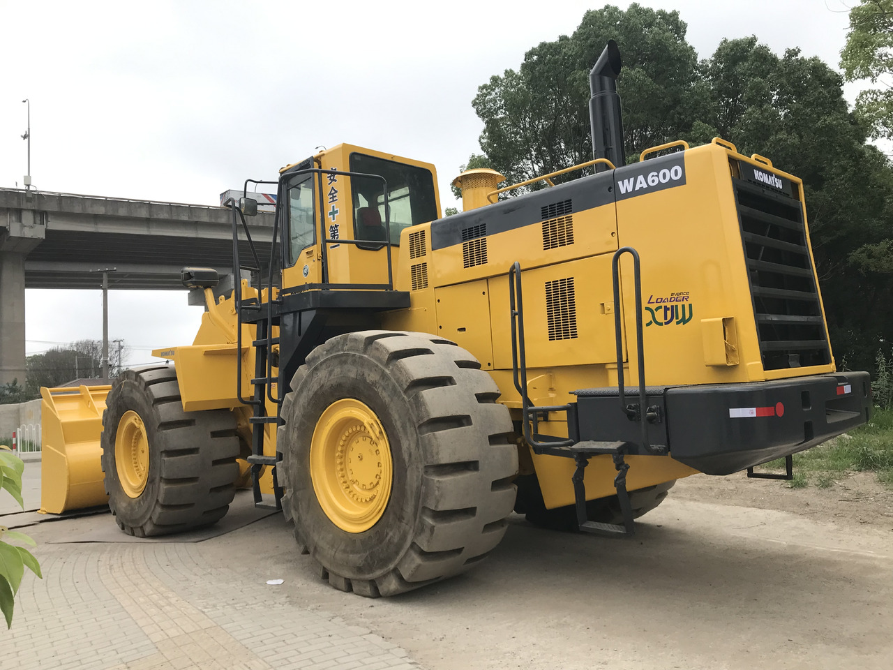 KOMATSU WA600-3 - Cargadora de ruedas: foto 4 KOMATSU WA600-3 - Cargadora de ruedas: foto 4